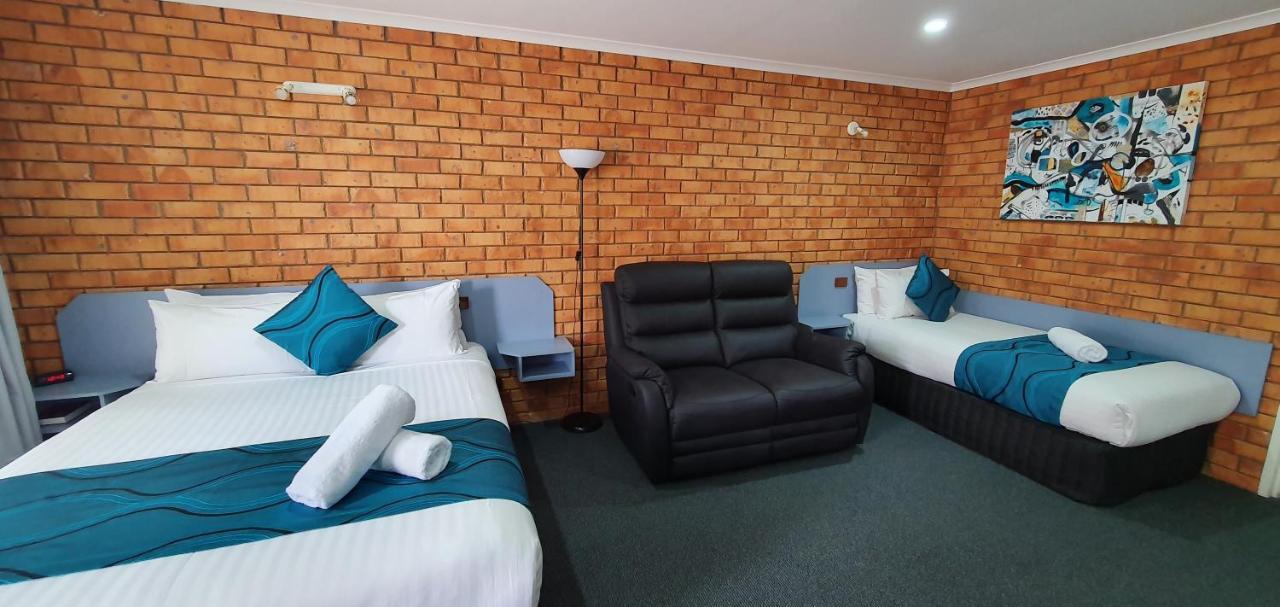 Centrepoint Motel Deniliquin Exterior photo