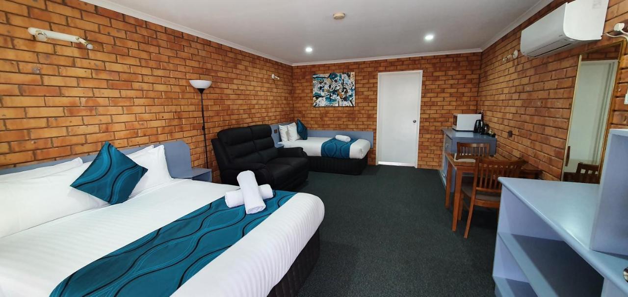 Centrepoint Motel Deniliquin Exterior photo