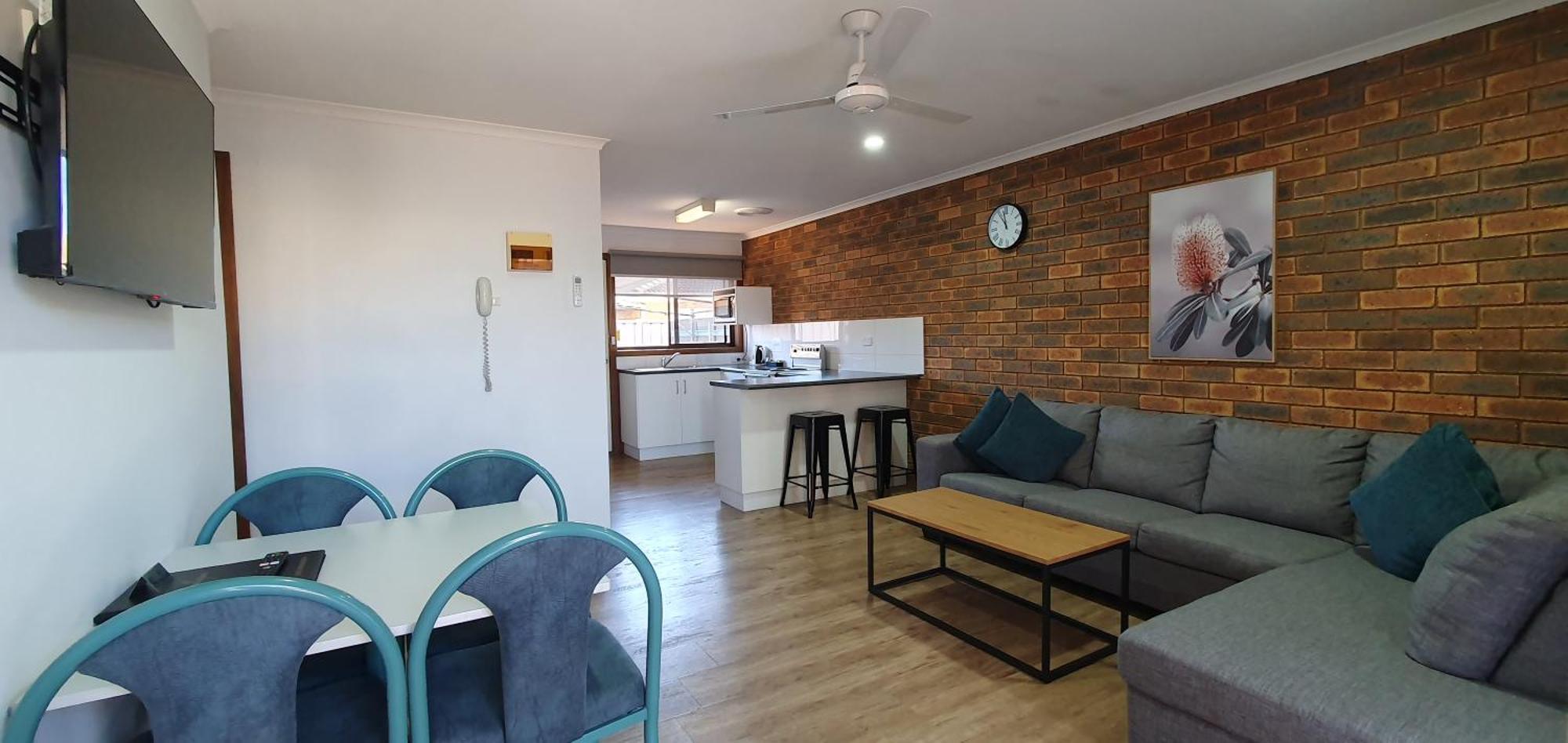Centrepoint Motel Deniliquin Exterior photo