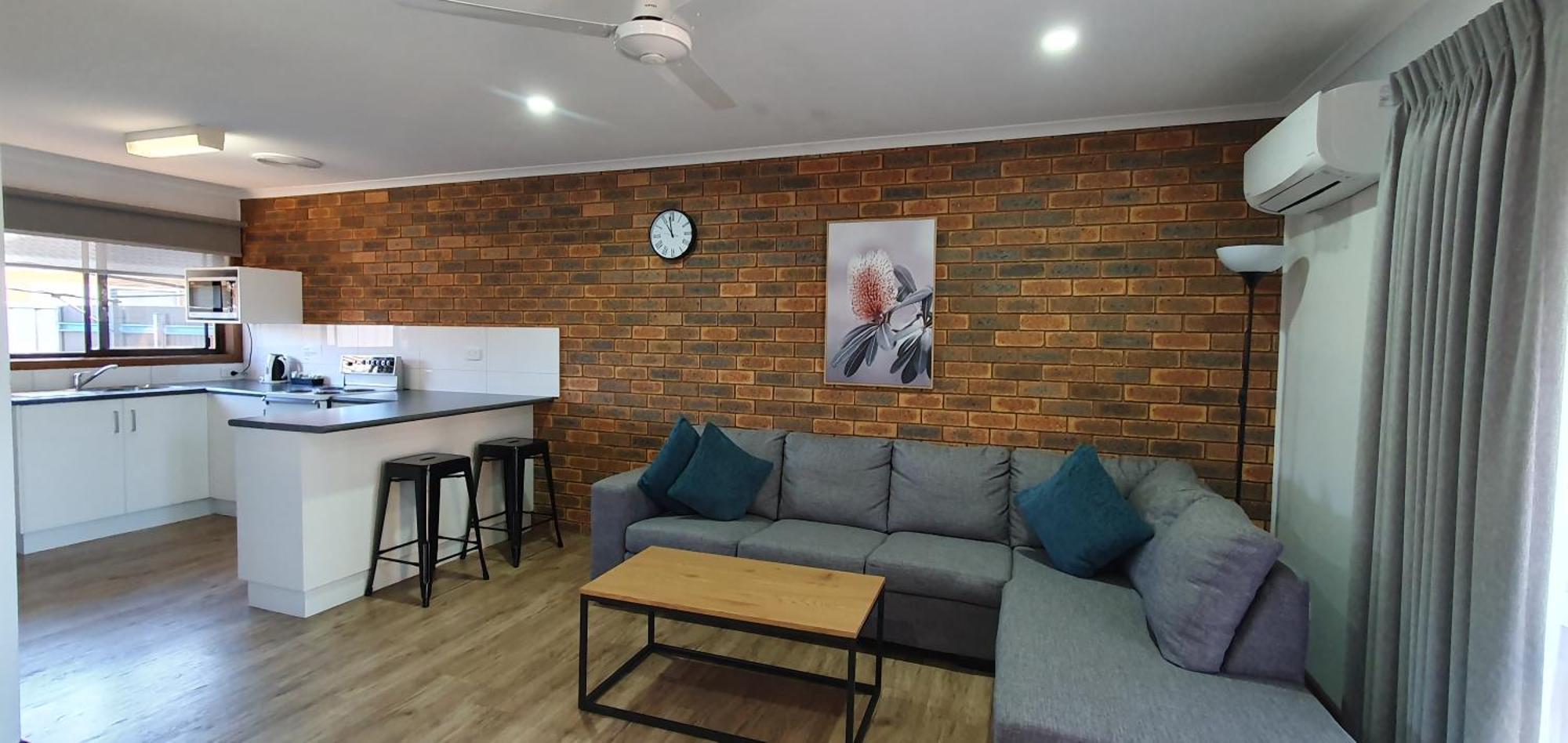 Centrepoint Motel Deniliquin Exterior photo