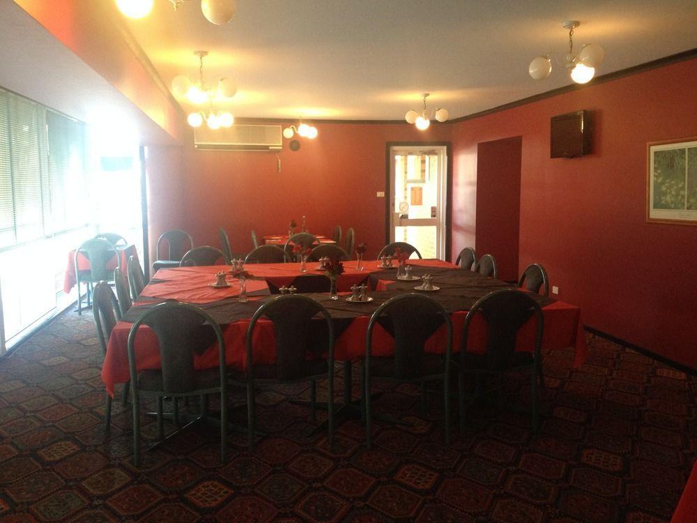 Centrepoint Motel Deniliquin Exterior photo