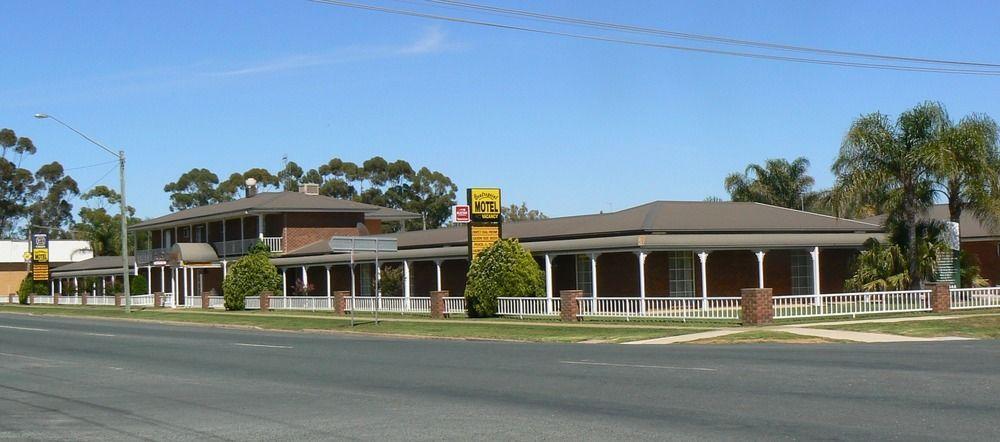 Centrepoint Motel Deniliquin Exterior photo