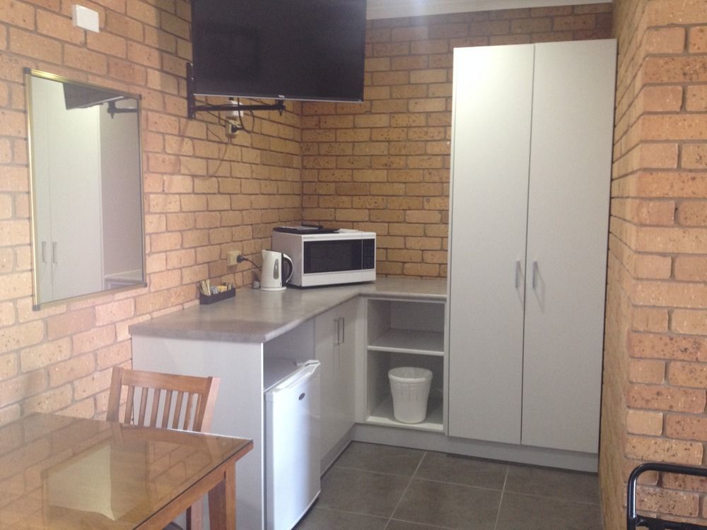 Centrepoint Motel Deniliquin Exterior photo