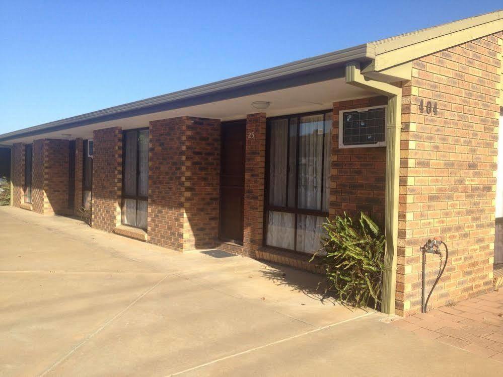 Centrepoint Motel Deniliquin Exterior photo